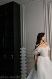 "Скарлет"- пышное свадебное платье со спущенными рукавами