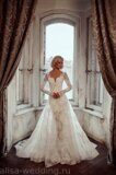 "Anita" - роскошное силуэтное платье из кружева со шлейфом